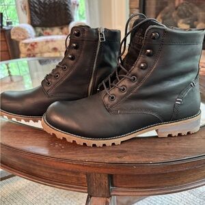 NWOT Kodiak boots